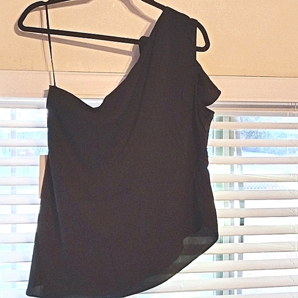 Milk & Honey Woman's Black One Shoulder Sleeveless Blouse, Size: L, NWT - Picture 7 of 8